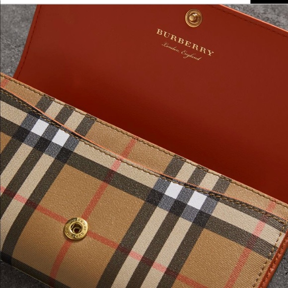 Burberry Accessories - Burberry Clementine Wallet